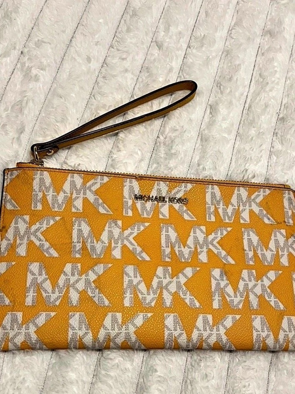 Michael Kors Jet Set Travel Large Flat Multifunction Phone Case Wristlet Yellow